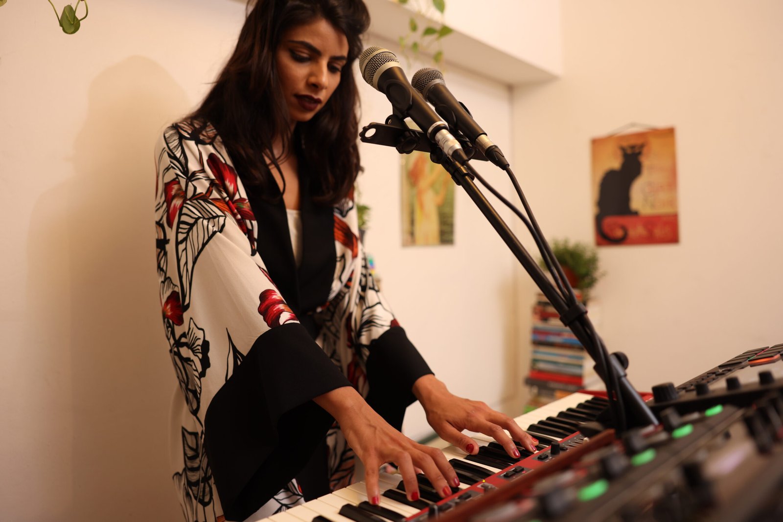 Tamar Meo singing